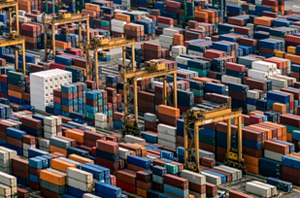 貿易・物流（危険品・薬品）代行 内外物産株式会社